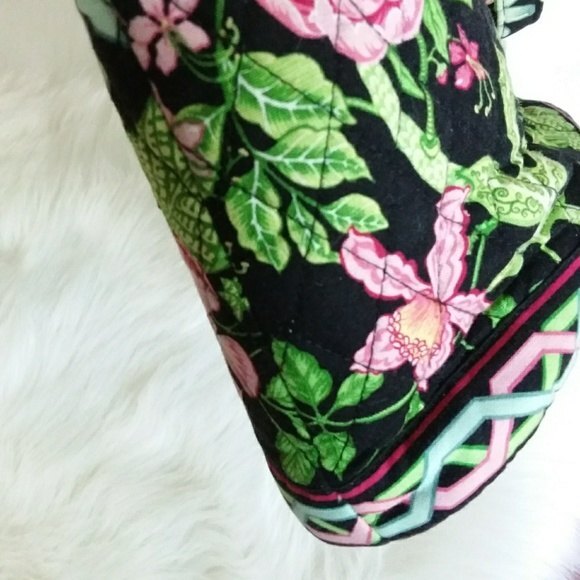 Vera Bradley Green Pattern Tote - Picture 4 of 8